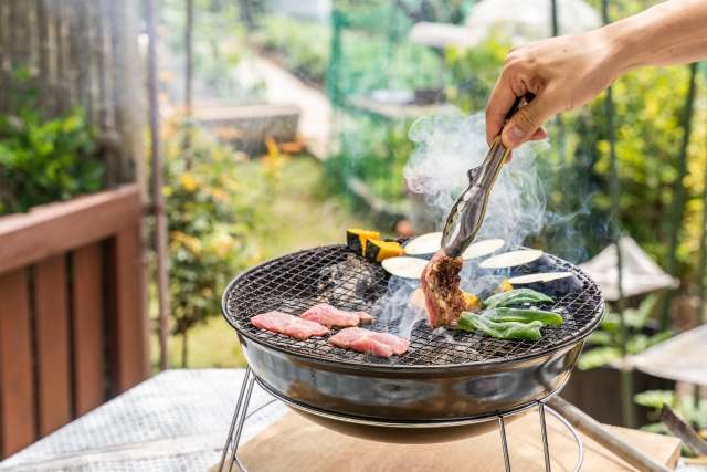 ウッドデッキでBBQ！火事や油汚れの注意ポイントを解説！